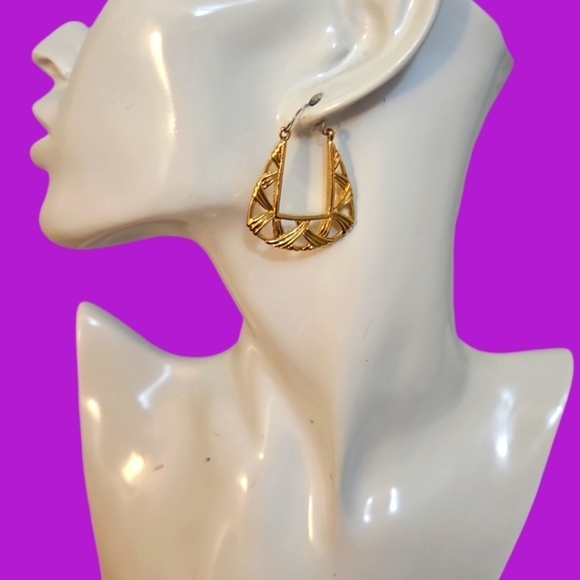 VTG AVON 1990s Basketweave Geometric Huggie Hoop Earrings - Picture 1 of 5